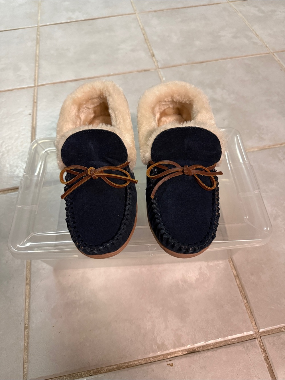 Minnetonka Navy and Cream Faux-Fur Lined Kids Moccasins